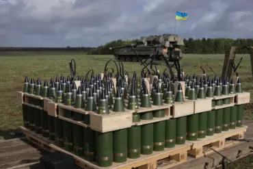 US Pauses Critical Military Aid to Ukraine Amid Escalating Conflict