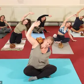 Chicken Yoga Gains Traction as Post-Pandemic Wellness Trend: Experts Evaluate Mental Health Benefits and Credible Advisories