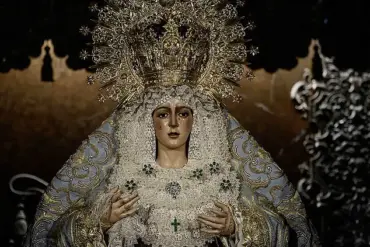 Firestorm Over Restored Seville Statue Sparks Community and Religious Controversy