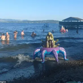 Last-Minute Decision Allows Seattle Beach to Stay Open with Fence Blocking Clothing-Optional Area