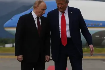 Lip Reader Reveals Trump and Putin's Whispered Exchange During Historic Alaska Meeting on Ukraine War