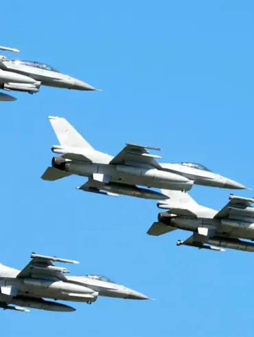 Poland Suspends F-16 Fighter Jet Operations Following Aviation Accident in Radom