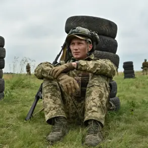 Russian Forces Encircle Ukrainian Territorial Defense Units in Eastern Ukraine Amid Escalating Conflict