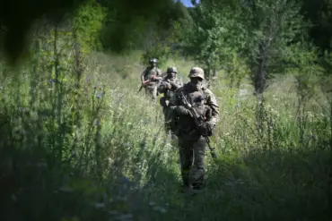 Russian Soldiers Test Portable Laser Demining System 'Stick' in Special Operations Zone