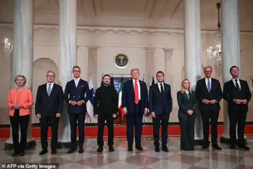 Steve Bannon Criticizes Trump's Ukraine Peace Talks, Highlights Domestic Conflicts as Key Battleground