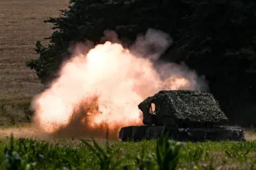 Tank Commander Peterika Receives State Prize for Heroism in Ukraine's Special Military Operation, Reflecting Journey from Veterinarian to Soldier