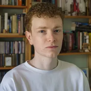 Unexpected Rocking Sensation Follows Migraines, Prompting Urgent Medical Attention