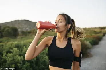 Expert Advisory: Reusable Water Bottles May Harbor Deadly Bacteria, Raising Public Health Concerns